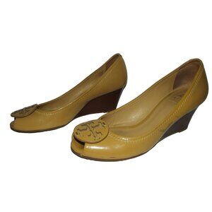 Tory Burch Sally Wedge Pumps Womens 8M Patent Leather Peeptoe Shoes Yellow Logo